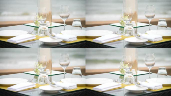 餐桌上的餐具空境拍摄唯美意境