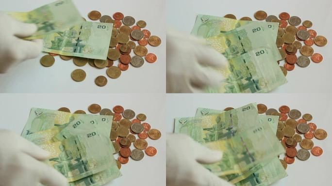 不断增长的资金。