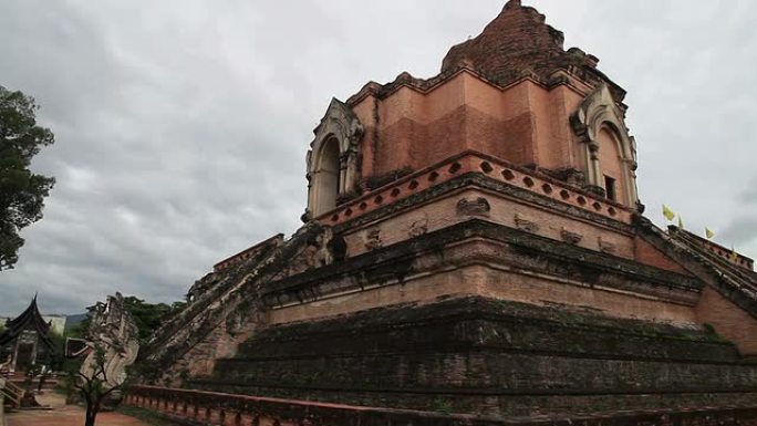 泰国旅游视频。古代佛教寺庙遗址。契迪龙寺