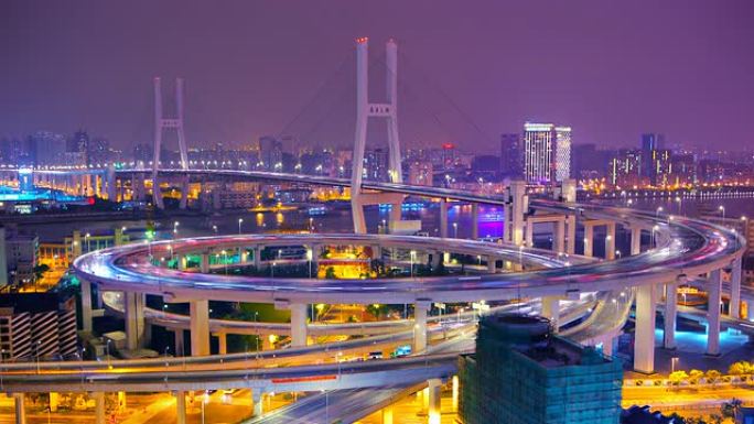 晚上的上海南浦大桥