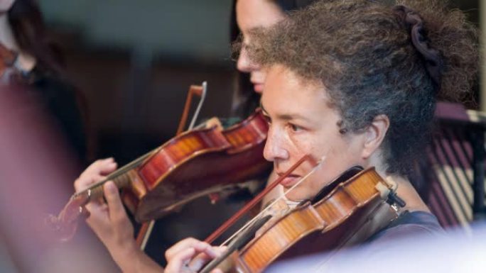 小提琴家一起演奏艺术生音乐老师艺术专业