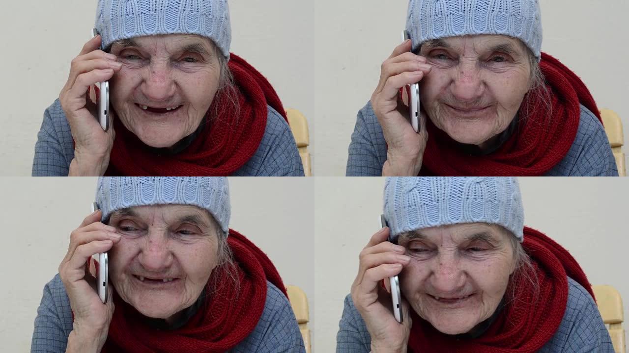 使用智能手机的老妇人