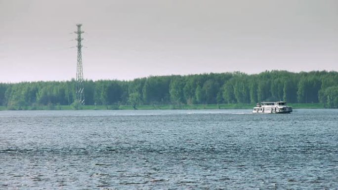 伏尔加河上的河船