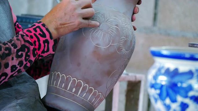 南邦省手工陶瓷厂雕刻