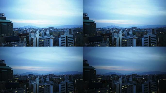 广岛建筑物上空的日落