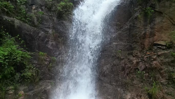 雨季瀑布   春季雨水