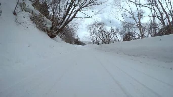 雪地冬季公路行驶体育锻炼身心修养陶冶情操