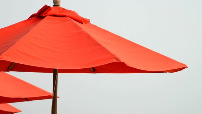 高清红色雨伞红色雨伞