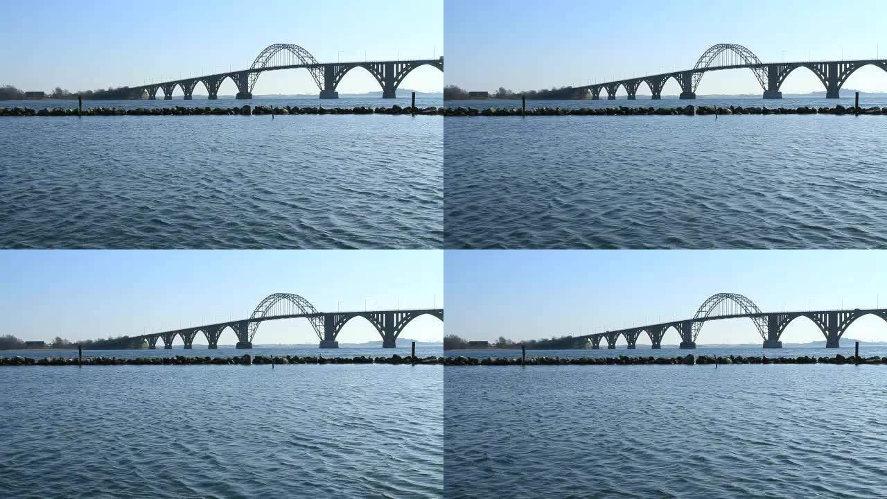 丹麦卡尔维哈德大桥