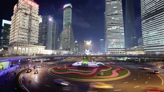 中国上海夜间珍珠环环形交叉路口 \ n