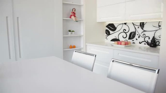现代白色厨房房子装修