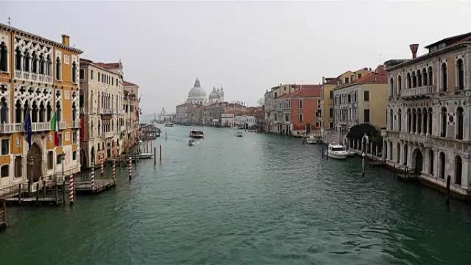意大利威尼斯的大运河和圣玛丽亚·德拉致敬
