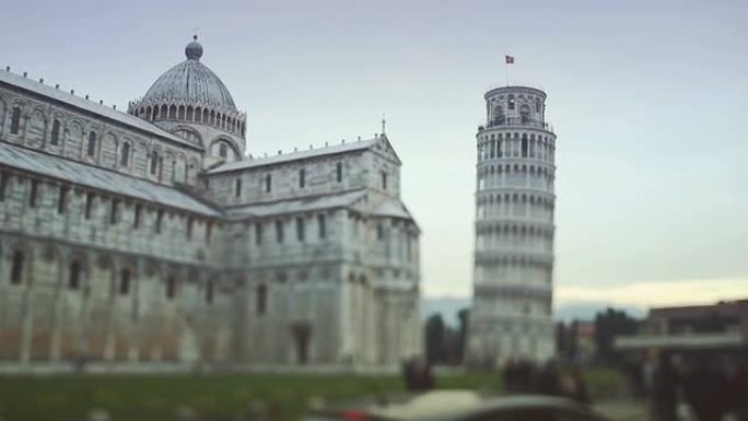 位于Campo dei Miracoli的比萨斜塔