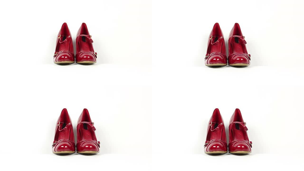 明亮的红色鞋子成为焦点-DOLLY
