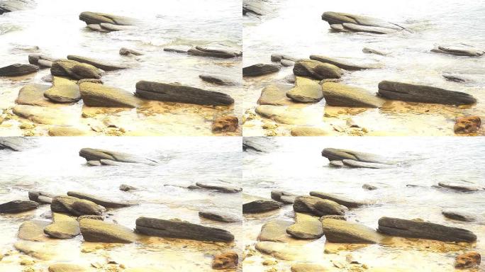 海滩上的岩石。