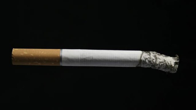 燃烧的香烟尼古丁吸烟有害健康烟灰