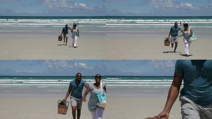 非洲男子在海滩上追逐妻子