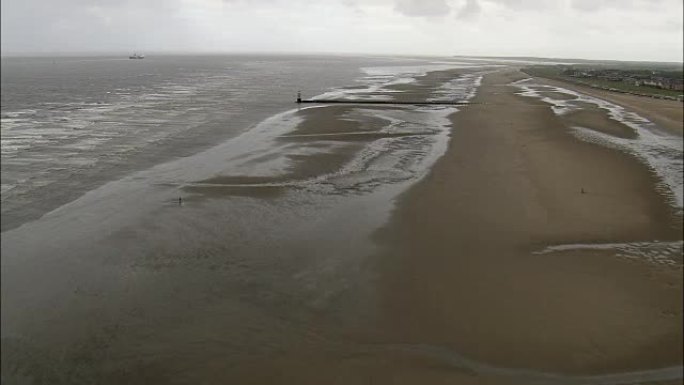 Formby海滩上的钢铁侠-鸟瞰图-英格兰，塞夫顿，Hightown，英国