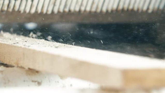 锯木厂的木材切割机木板日志