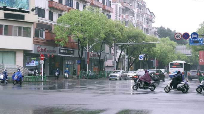 4k下雨天 街拍 车流