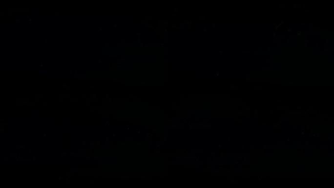 HD TIME-LAPSE：群山中的星夜