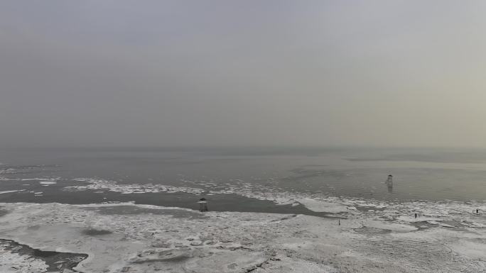 结满海冰的渤海湾