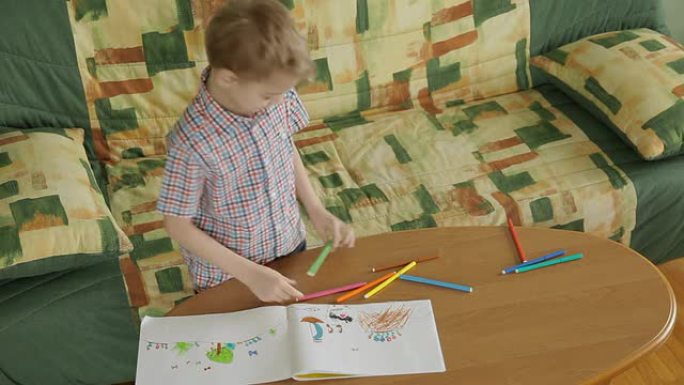 儿童用彩色毡尖笔画画