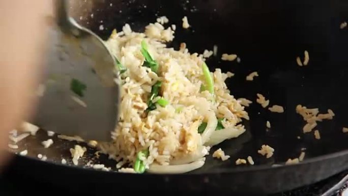 大虾炒饭。大虾炒饭