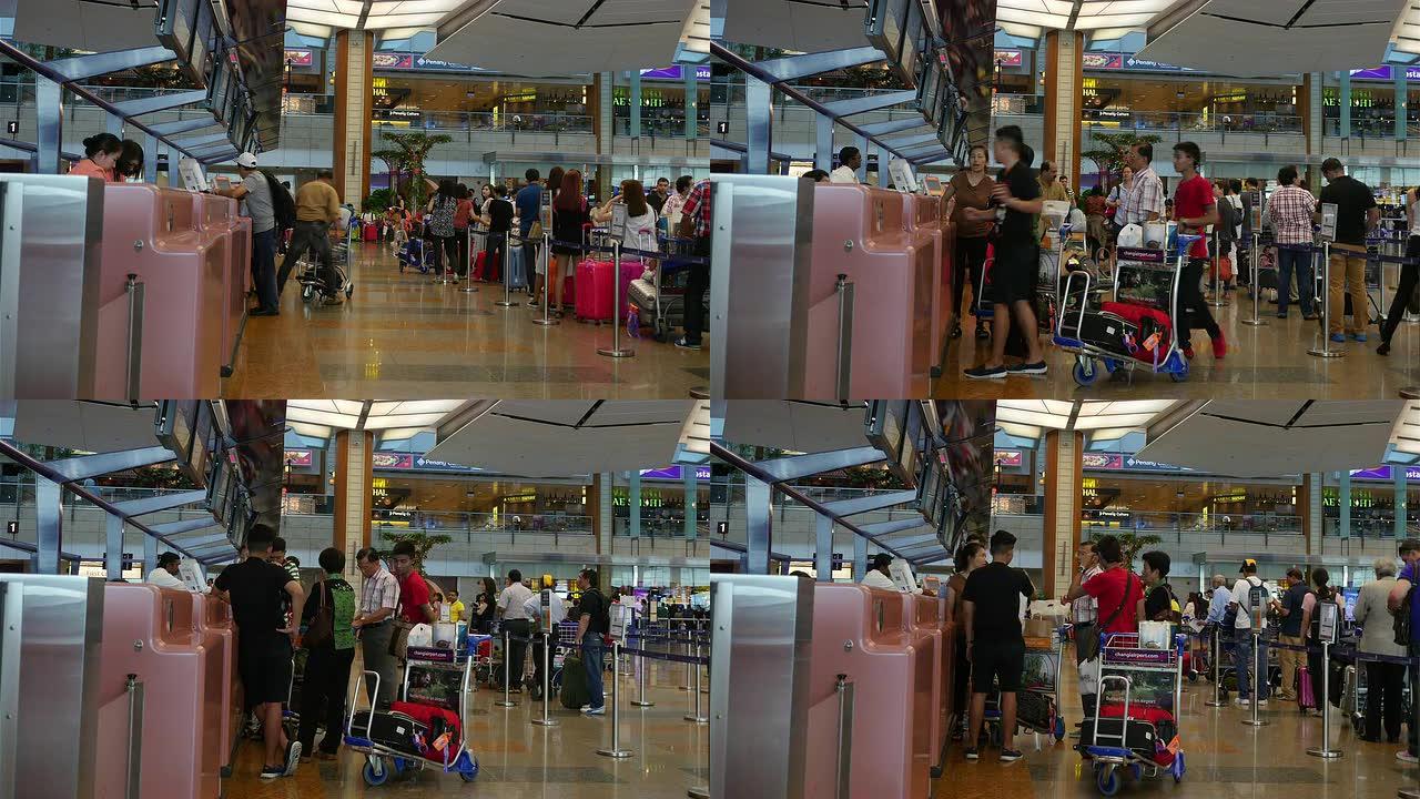 樟宜机场柜台大厅的旅客人群
