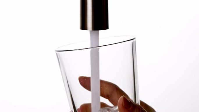 过滤水饮水安全直饮水饮用水净水器广告