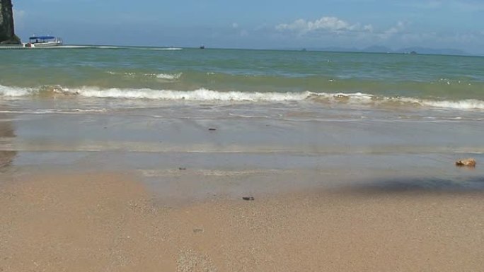 完美海滩潮汐海潮海浪翻滚天际线海平面