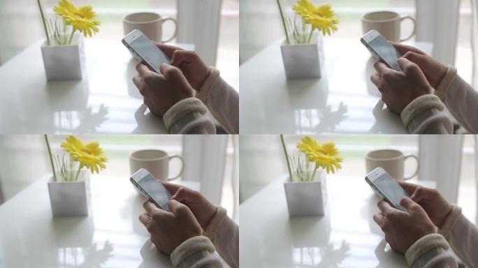 使用手机的女性