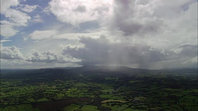 接近铁山-鸟瞰图-，爱尔兰