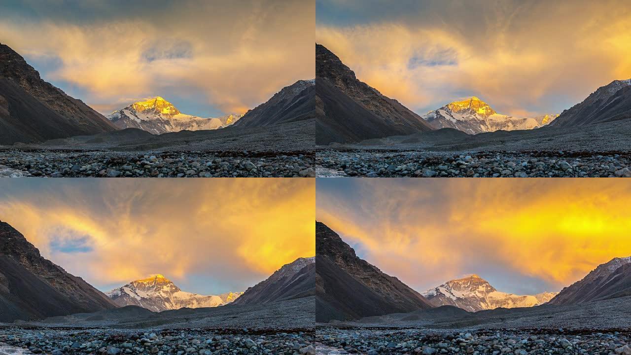 喜马拉雅山珠穆朗玛峰的日落场景