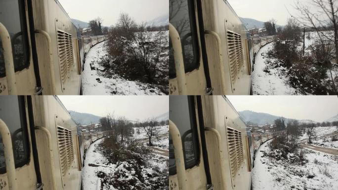 列车车窗列车车窗下雪