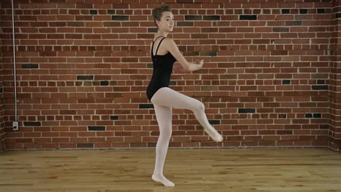 青少年芭蕾舞演员做芭蕾舞