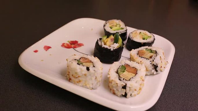 吃寿司