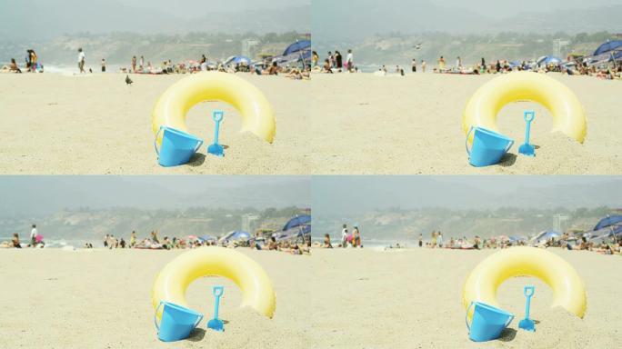 海滩上的玩具