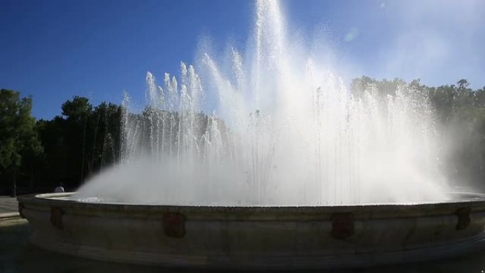 高清倾斜: 西班牙塞维利亚西班牙广场喷泉