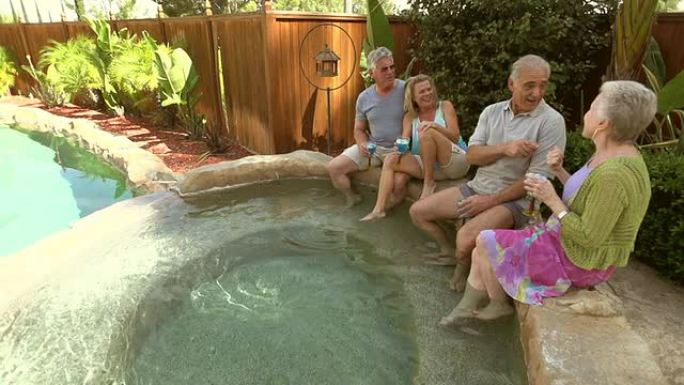 慢速运动-成熟的花园游泳池