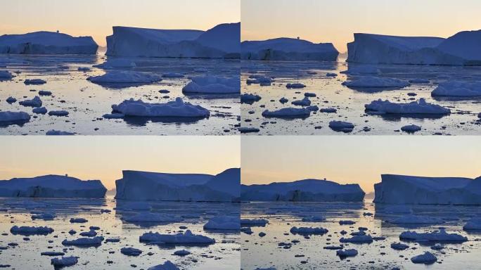格陵兰乘船，两个冰山之间的通道