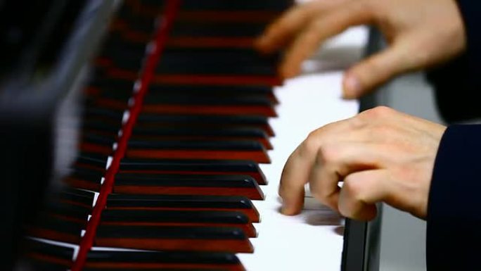 弹钢琴手指