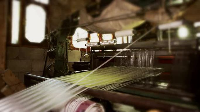 丝绸织机