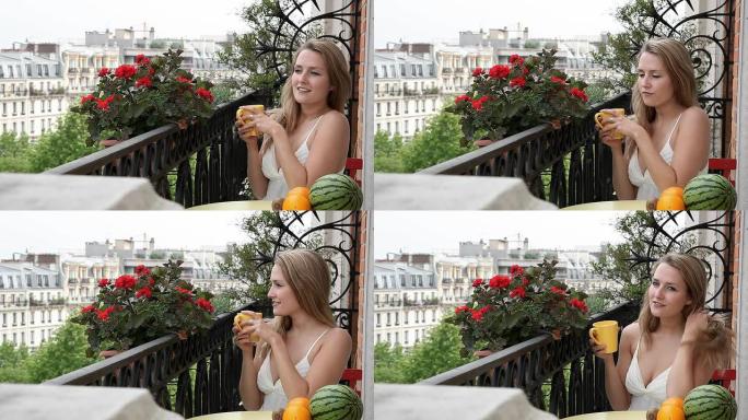 阳台巴黎年轻女子露台天台围栏栏杆性感美女