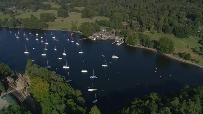 英国-温德米尔湖上的贝尔岛-鸟瞰图