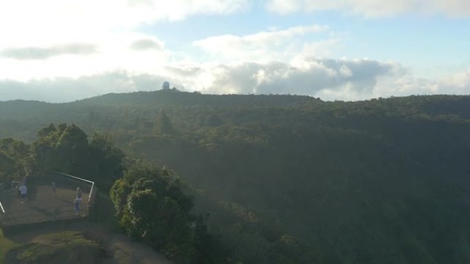 考艾岛卡拉劳山谷了望台