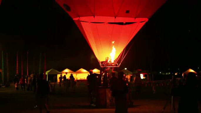夜间热气球夜间热气球