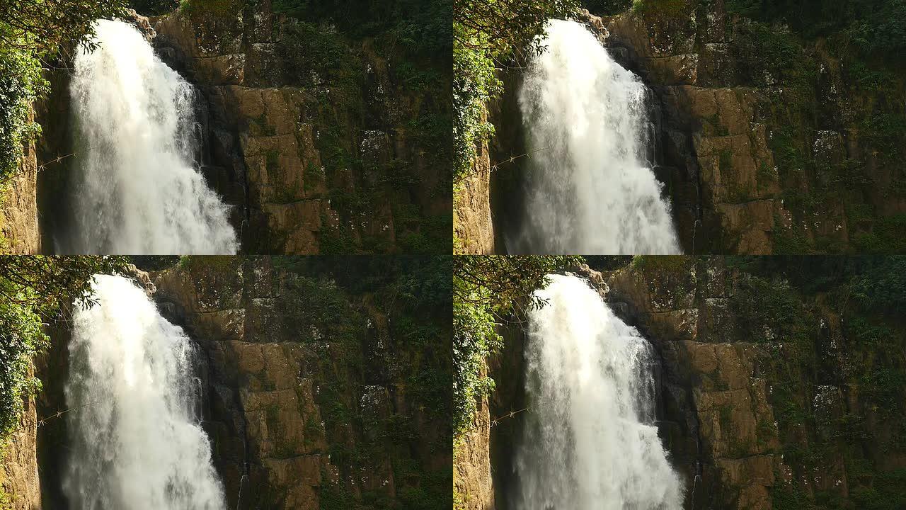 高崖瀑布的滴水高崖瀑布的滴水