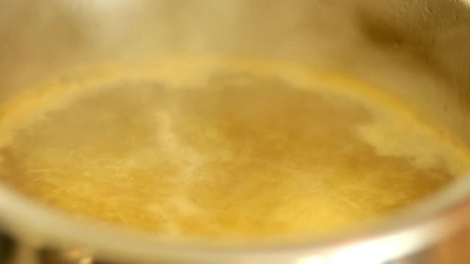 煮汤家庭生活沸腾厨房制作