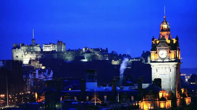 高清：黄昏时分的爱丁堡城市景观